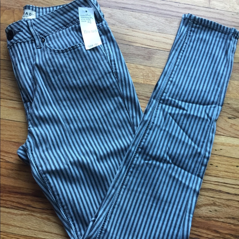 Bullhead stripped skinny  jeans